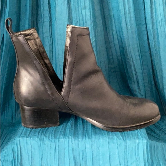 Jeffrey Campbell Oriley Booties Size 9 - Picture 5 of 8